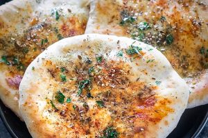 Kulcha (Onion /Potato /Paneer)